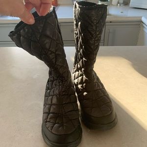 The North Face winter boots - great condition!